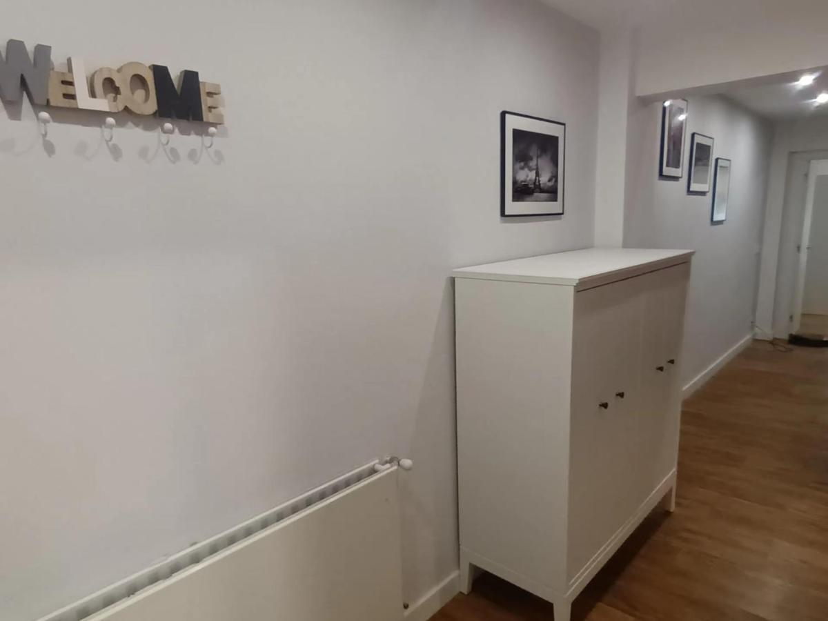 Tranquilo Y Amplio Apartamento Proximidades Calatrava Parking Y Wifi Gratis *